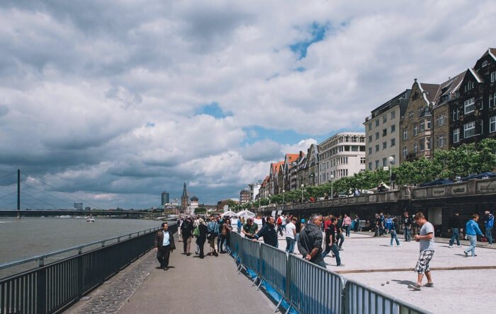 A walk along the Rhine river in Dusseldorf, Germany + the best chocolate cafe 4