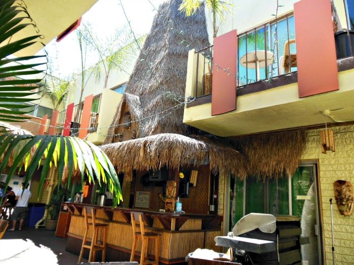 Tiki Bar Banana Bungalow hostel West Hollywood Hostel