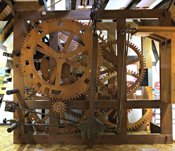 black forest cuckoo clock history