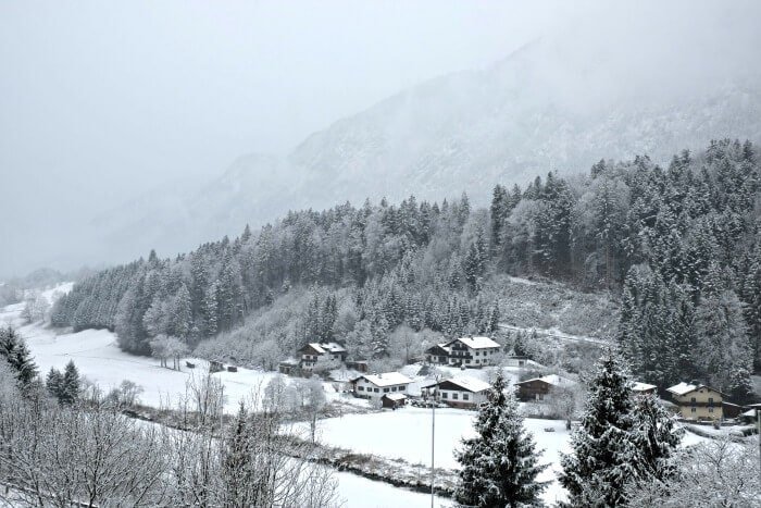 What to wear during Winter in Austria for a great trip 4