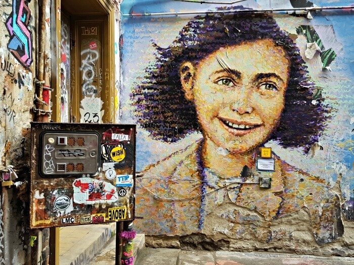 hackescher markt graffiti