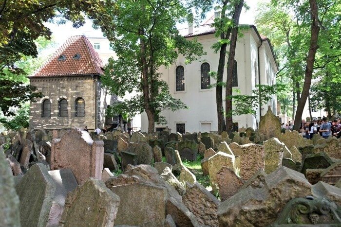 old jewish prague cemetery burials