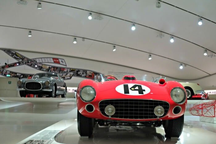 Een bezoek aan het Enzo Ferrari Museum in Modena, Italië 6