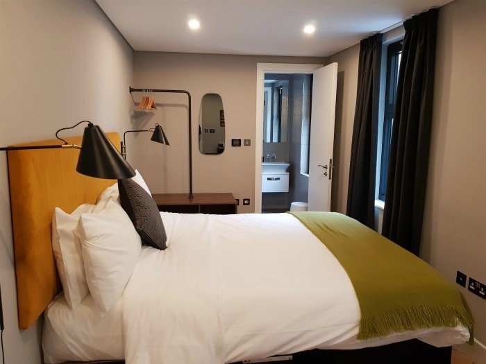 where to stay london