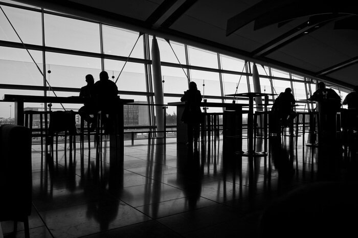 airport flight delays and cancellations