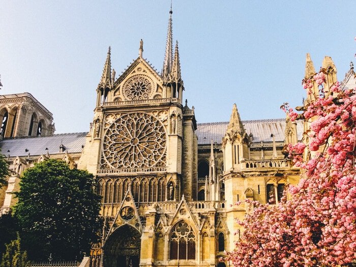 weird facts about france