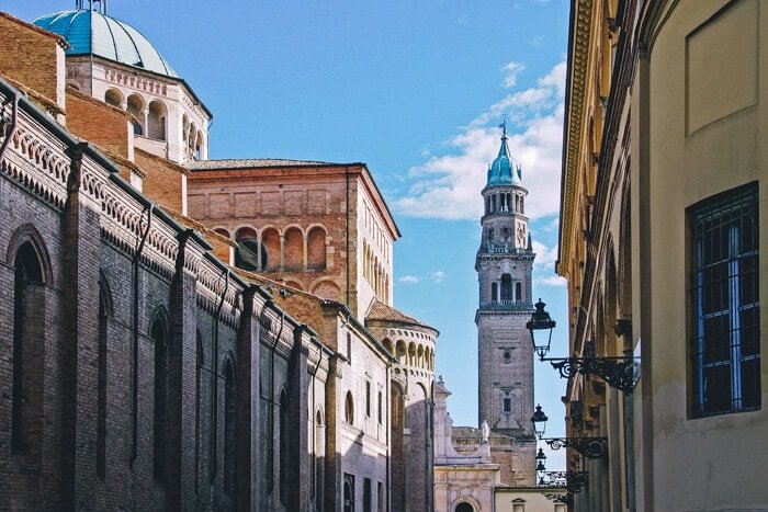 best italy tour book