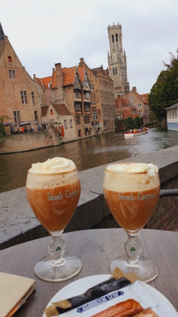'T Klein Venetie with view to the Canal