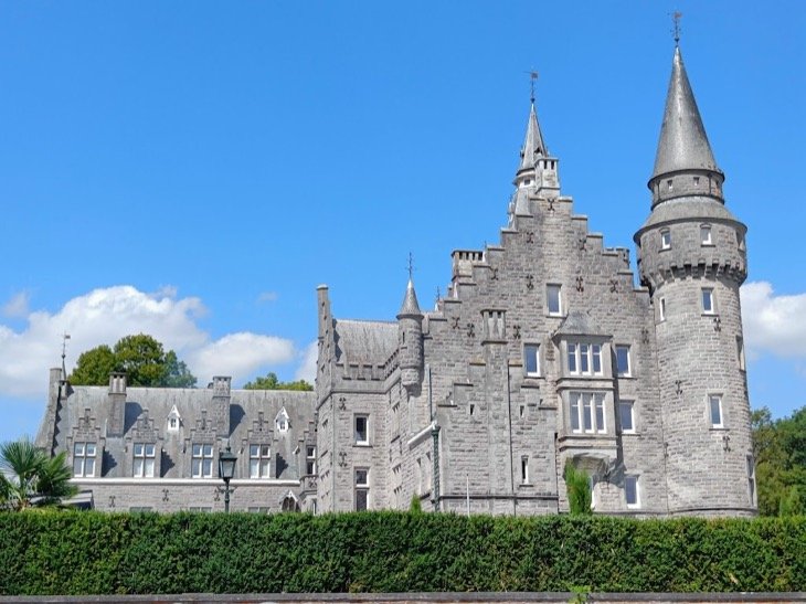 Leignon Castle