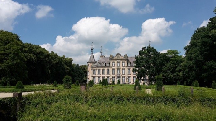 Poeke Castle
